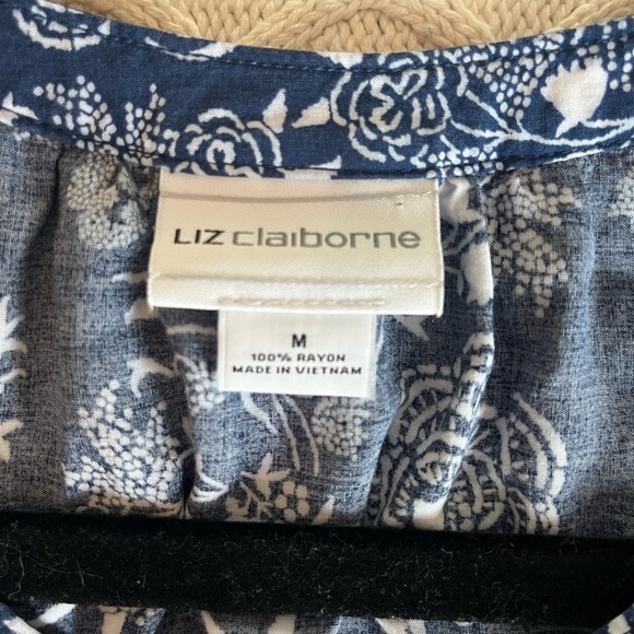 Liz Claiborne Rayon Sleeveless Blue Patterned Blouse Women’s Size Medium - Picture 9 of 12